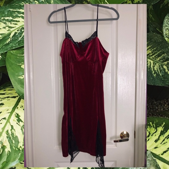 NWOT SHEIN velvet lace dress - Picture 5 of 9